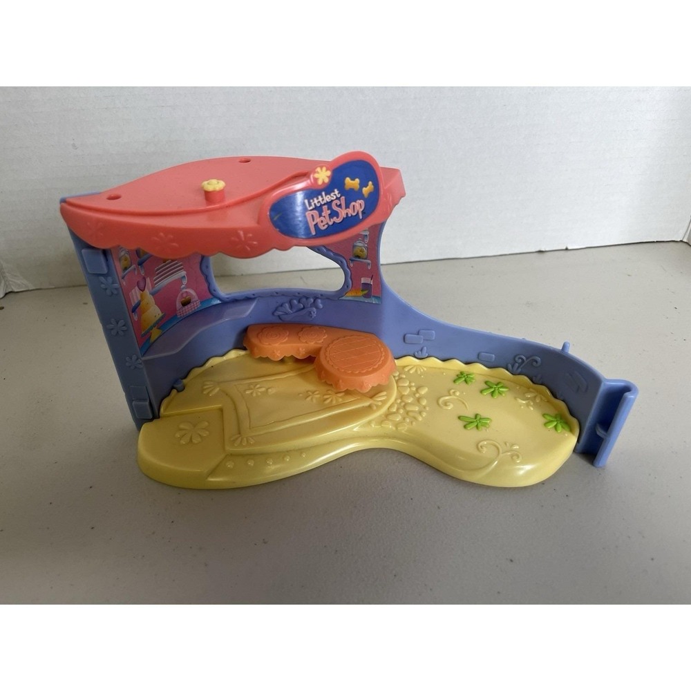 Littlest Pet Shop (LPS) 2007 Pet Bakery Playset - Nook - No Accessories - Hasbro